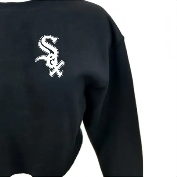 CHICAGO WHITE SOX Classic Black "Cropped" Crop Top Pullover Crewneck, Sweatshirt - Picture 4 of 6